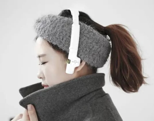 Crean auriculares inalámbricos con cámara incorporada