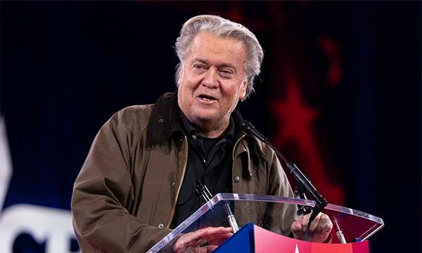 🟠 Steve Bannon Scores Major Legal Win