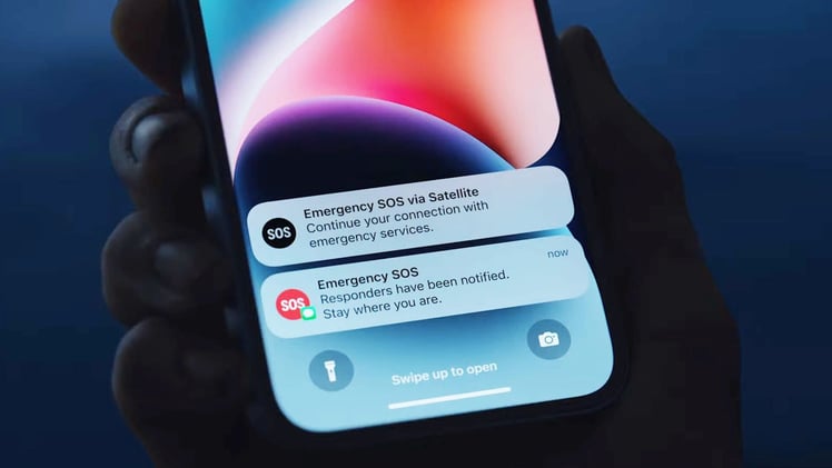 [TECH TIPS] 😎 iPhone Lockdown Mode | 7 Life-Saving iOS Features | Ultra Dark Mode Secret | Battery Battle Winner and more...