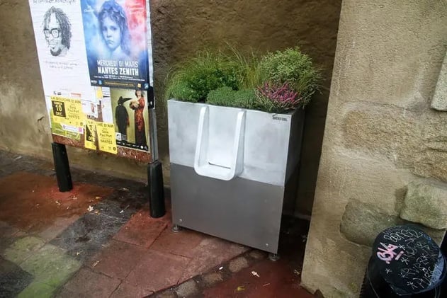 París saca ventaja de quienes orinan en público