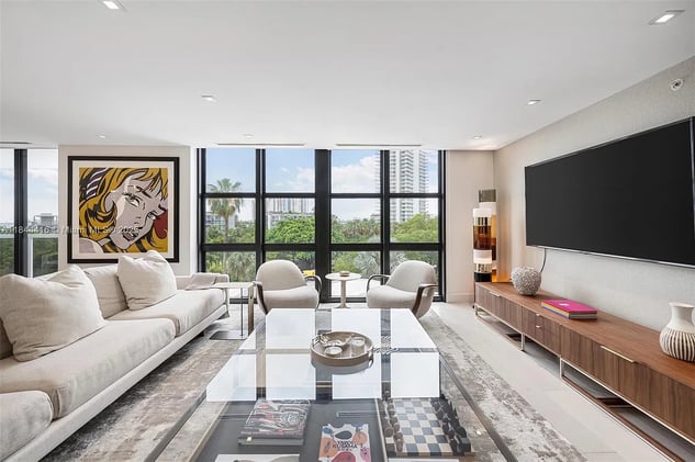 📍 Location Goals – Explore Miami Properties That Have It All