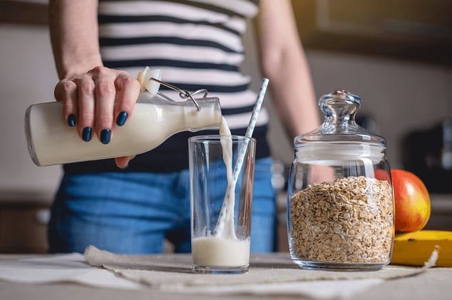 What Happens When You Drink Oat Milk Daily