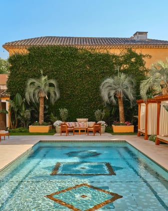 WELCOME TO ST. TROPEZ