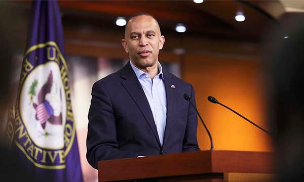 🟠 Hakeem Jeffries Faces Charges Call 