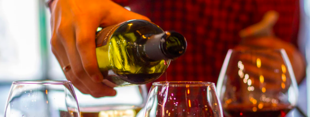 New type of Bordeaux wine to gain official status as result of climate pressure // Why drinks giants’ woes are big opportunity for others