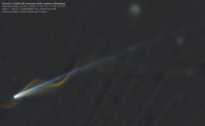 AMAZING image: Comet Lemmon encounters a meteor, kinda. 