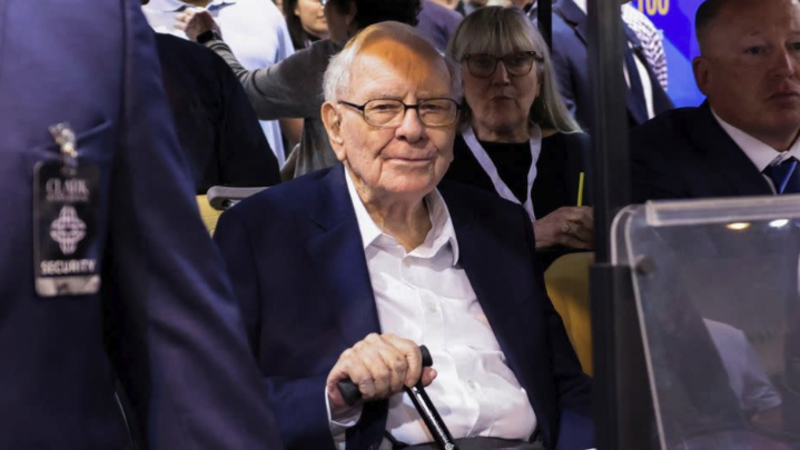 📈 Buffett's $382B Cash Fortress