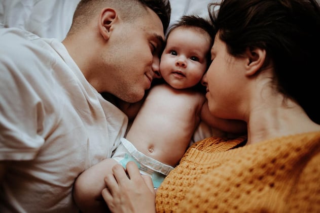 10 Essential Tips for New Dads: Surviving the First Year