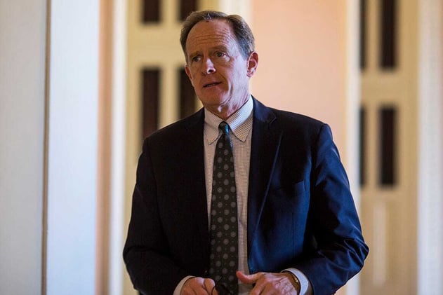 Retiring Sen. Toomey introduces stablecoin regulation bill