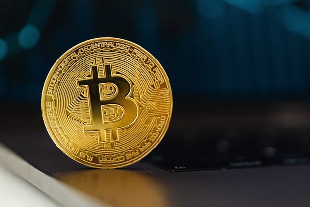 Bitcoin faces crucial test at $18,000 resistance level