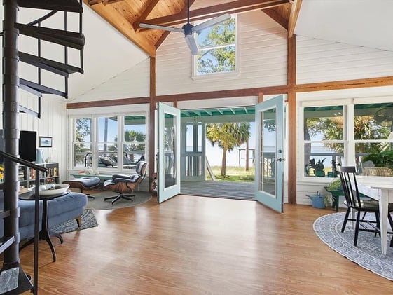 🏞️ Turnkey Investment Homes with Prime Waterfront Access