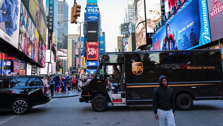 🤫 UPS’s Secret to Delivering 16 Million Packages a Day Without Delays 📦💨