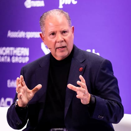 🍜 CEO laying off 80% of staff for AI ..