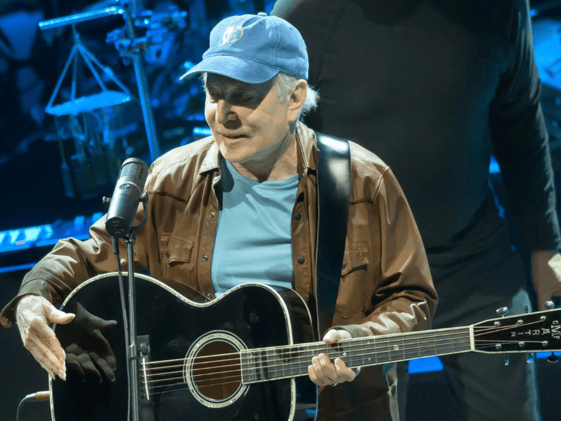 Paul Simon Takes Fan Bribe and Plays "Kodachrome," Billy Strings in Sydney
