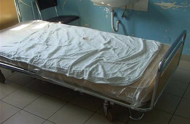 Kushtet e vështira në maternitetin e Lezhës rrezik për shëndetin e nënave dhe të porsalindurve