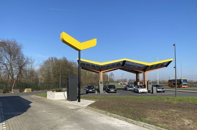 Fastned Belgien-Start, 156 Mio. € EU-Förderung & ZF E-Trailer-Achse