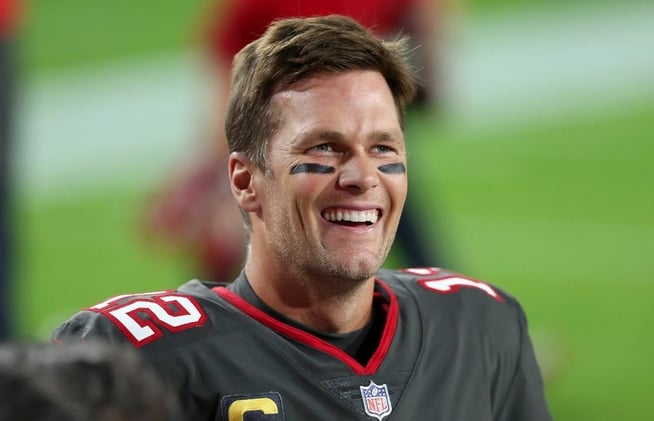 🏉 Brady's back, tell a friend