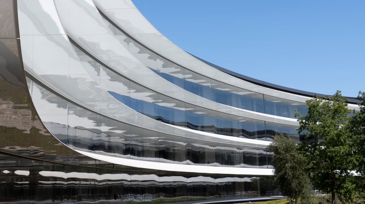 Apple, today, still keeps critics away