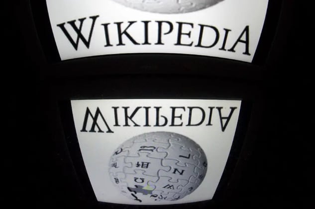 La incansable lucha de Wikipedia contra las noticias falsas