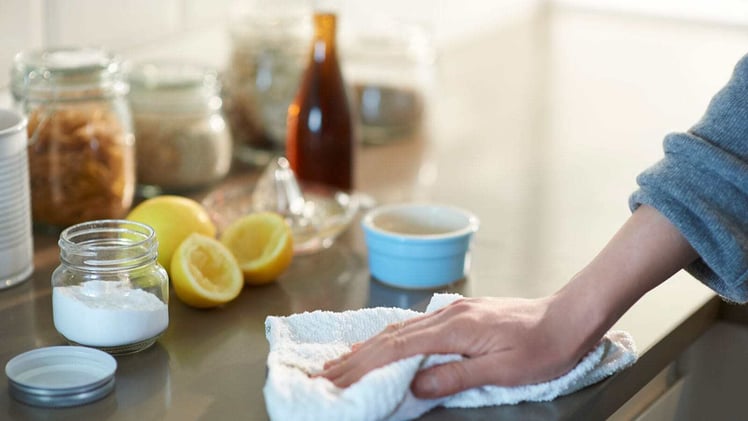 Vinegar & Baking Soda: Replace 47 Toxic Products for Under $5