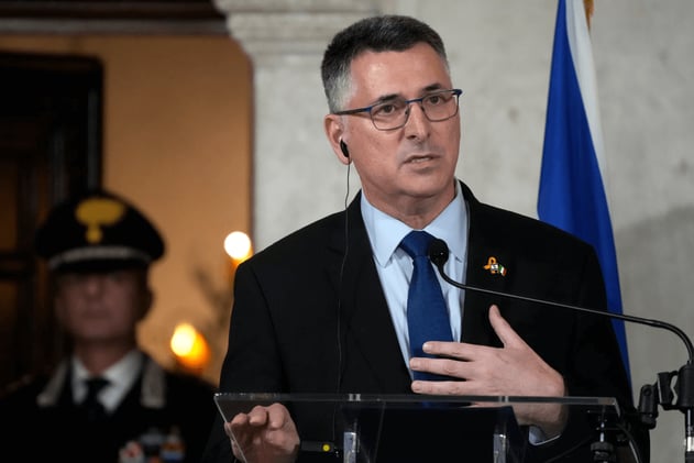 Sa’ar Launches Global Jewish Forum to Confront Rising Antisemitism