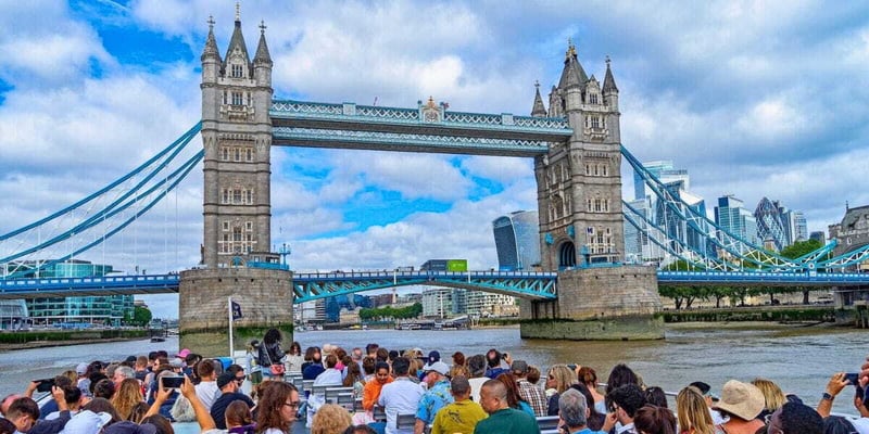 No ETA, No UK: The New Rule That Could Stop Americans at the Border