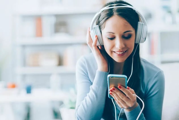 ¿Por qué nos encanta escuchar la radio?