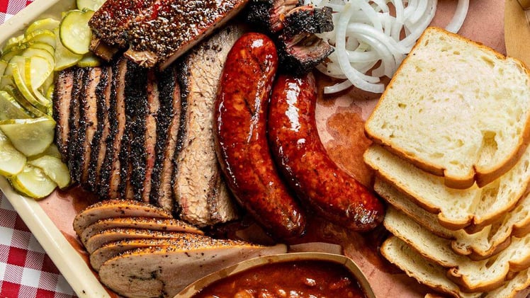 🚕 Iconic NYC Restaurants Bid Farewell