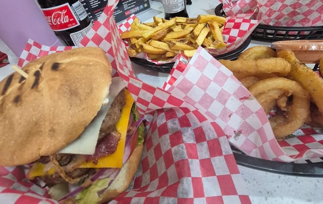 Free burgers, Wolf’s milestone, and NYE plans ✨