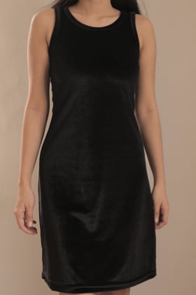 🌀 The French Bias Trick That Makes Your Necklines Look So Clean (No Bulk, Just Control)