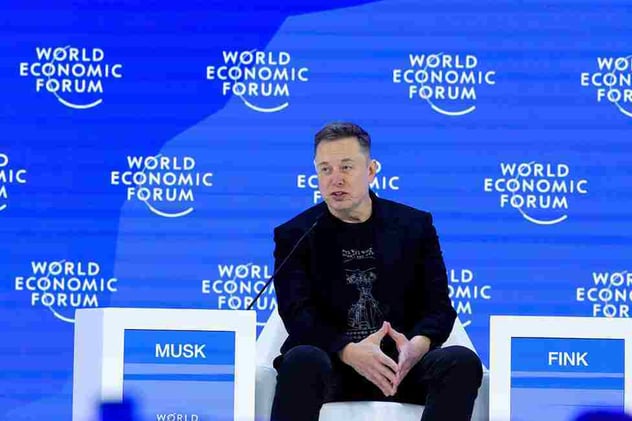 🤯 Musk predice que la IA superará la inteligencia humana a finales de 2026