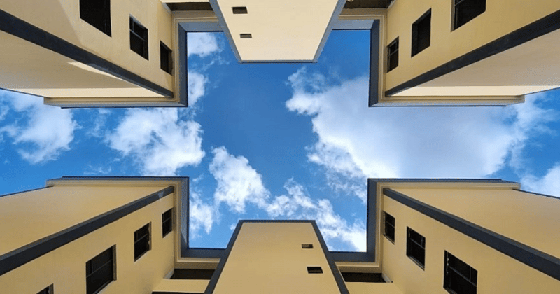 Real estate developers bet on solar power