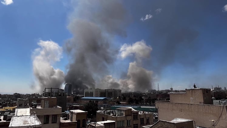 Oil Continues Swings, ORCL Jumps 10%