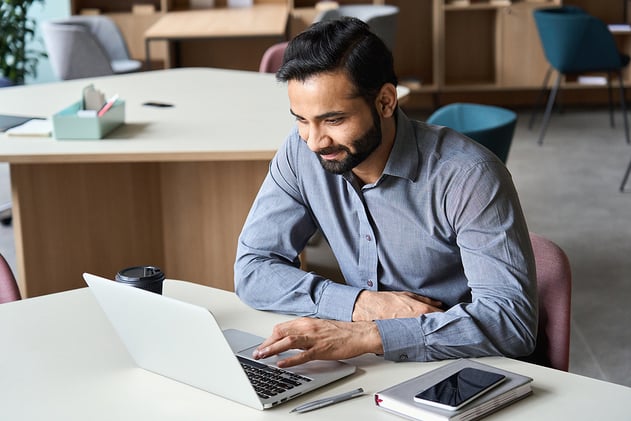 The Old Way of Job Searching Is Dead: Here's How to Get Recruiters to Come to YOU on LinkedIn