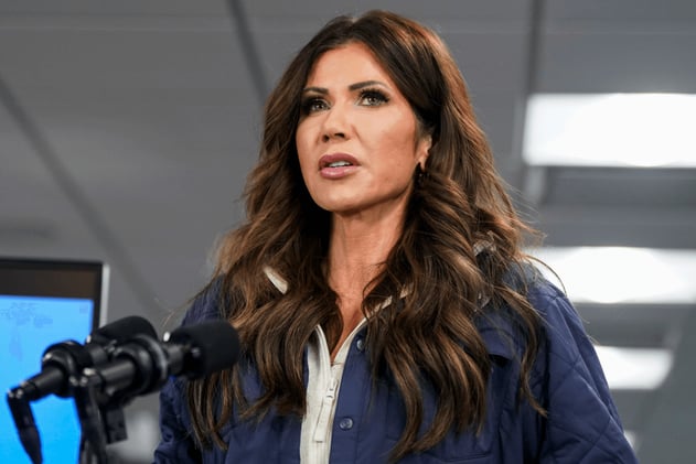 Senate Republicans Turn on Kristi Noem Over Minneapolis Shootings