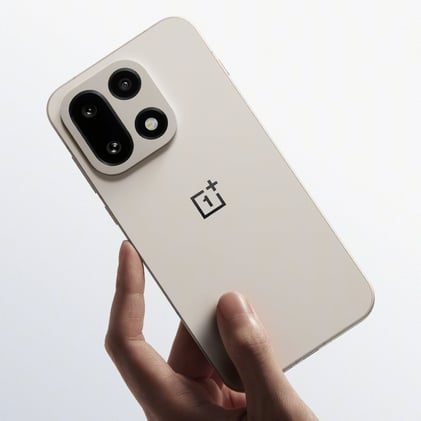 OnePlus 15 to pack 7,300mAh battery with 120W charging, wireless charging
