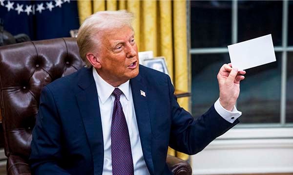 🟠 Trump Leaves Secret Letter for Vance
