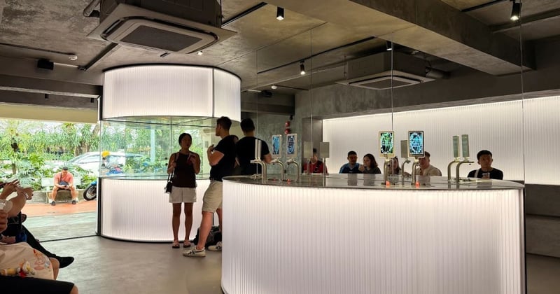 2050 Coffee At Beach Road - Futuristic Café with Coffee on Tap