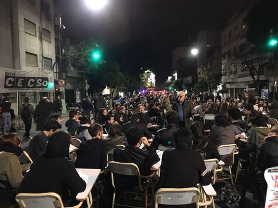 Jaim Etcheverry: «La escuela media es una larga preparación para el viaje de egresados»