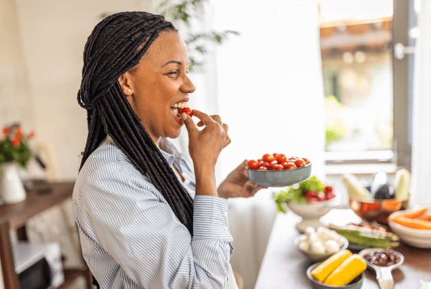 How Your Midlife Diet Can Help Keep Your Brain Sharp as You Age