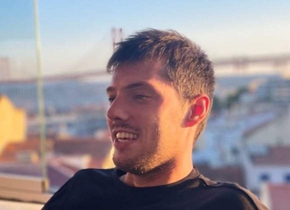 How Sacha got the first 10 paying users for his AI thumbnail SaaS