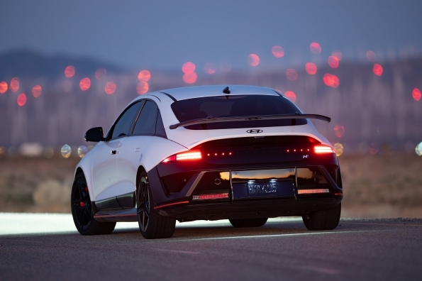 Hyundai sweeps two major awards!