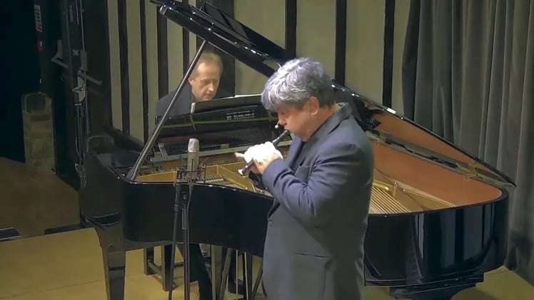 'Flight of the Bumblebee' Played Lightning Fast on a Sopranino Recorder