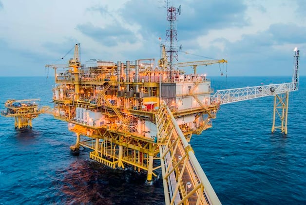 Crude Oil Futures: Further losses in the pipeline