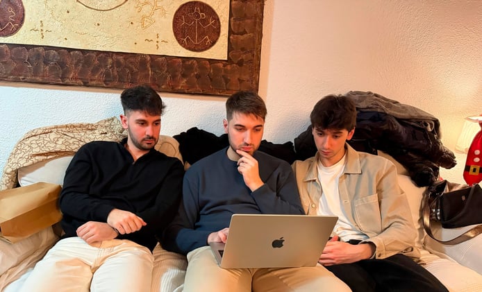 Nos tuvimos que ir de la cena de Navidad