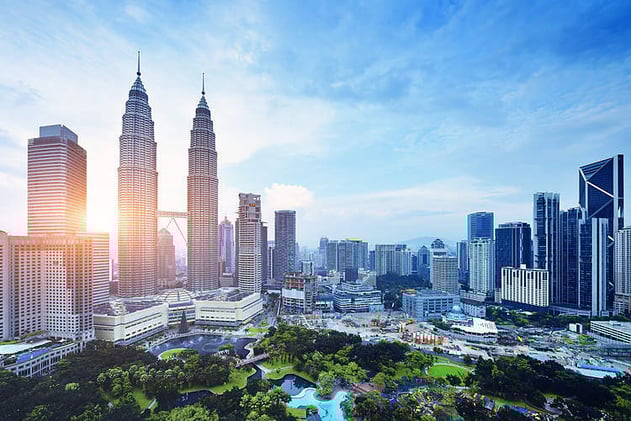 “Labour Market Booms: Near Full Employment, Reveals UOB Study – Grab Opportunities Now!”
