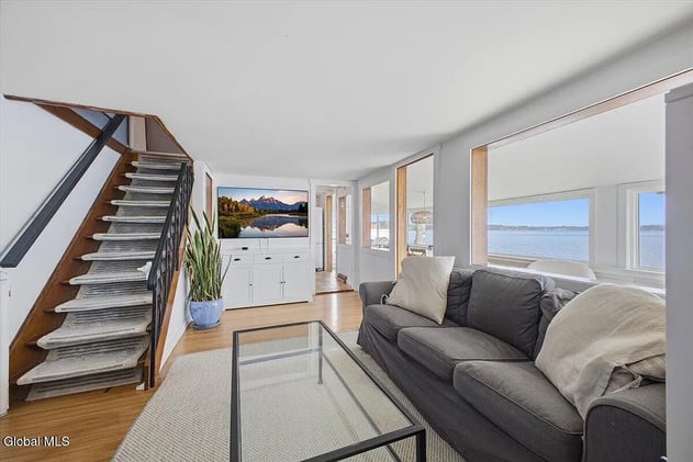 🔥 Private Docks, Sandy Beaches & A-Frame Retreats