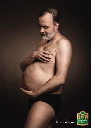Una campaña publicitaria celebra las panzas de cerveza