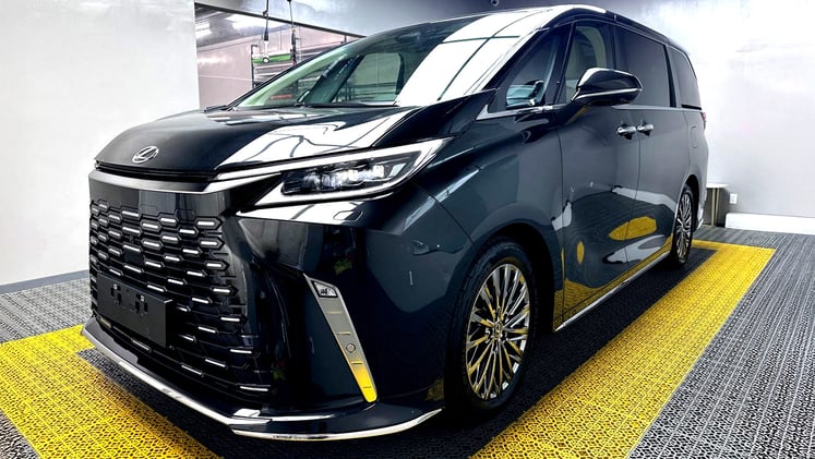 $270K Gray Market Minivans, Waymo Failures, and Tesla Starlink 