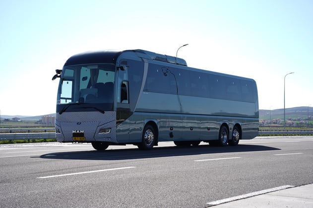 CCS-Megawatt-Laden, der erste MAN E-Reisebus & 1.000 kWh E-LKW sofort verfügbar